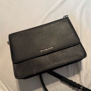 Michael Kors Black Crossbody Bag with Sleek Design